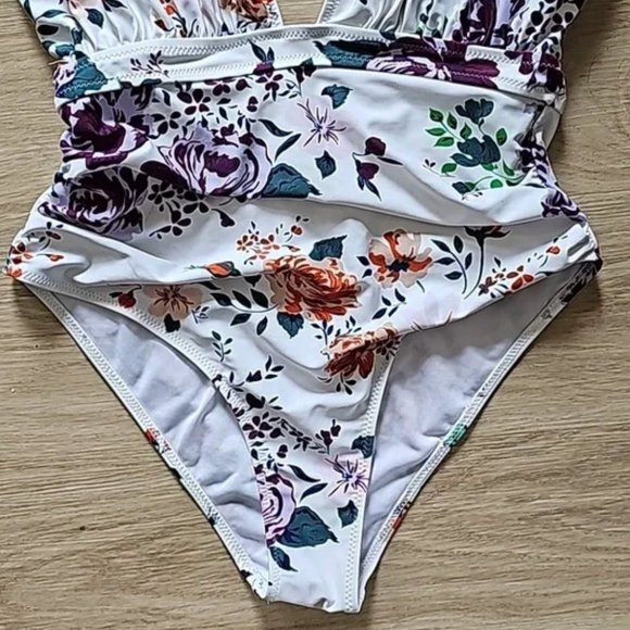 Cupshe Floral Cross Over Front One Piece M - Picture 6 of 6